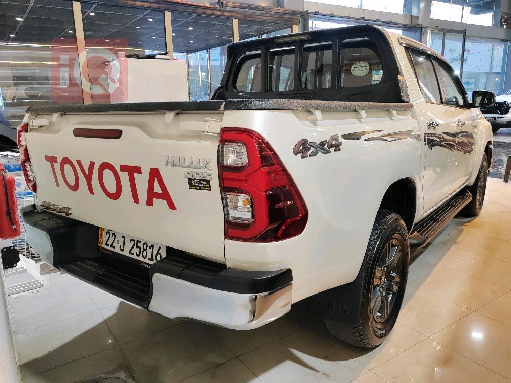 Toyota Hilux